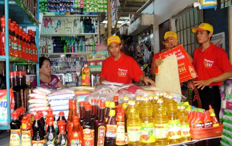 200 small traders promote Vietnamese products - ảnh 1